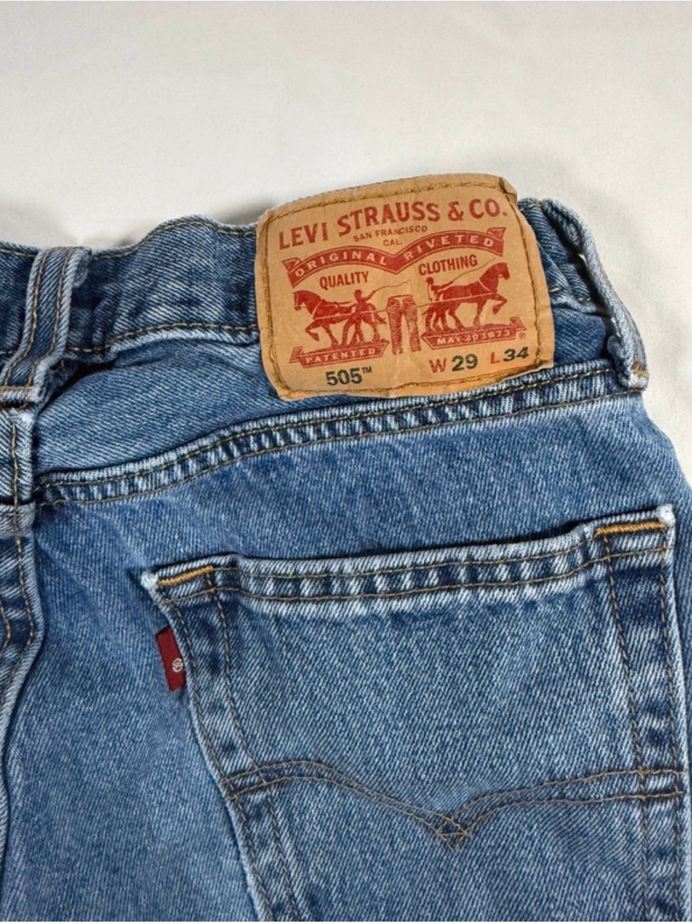 Levi’s 505 Straight Leg Blue Denim Jeans Mens 29x34 Cowboy Classic Red Tab EUC - Picture 7 of 7